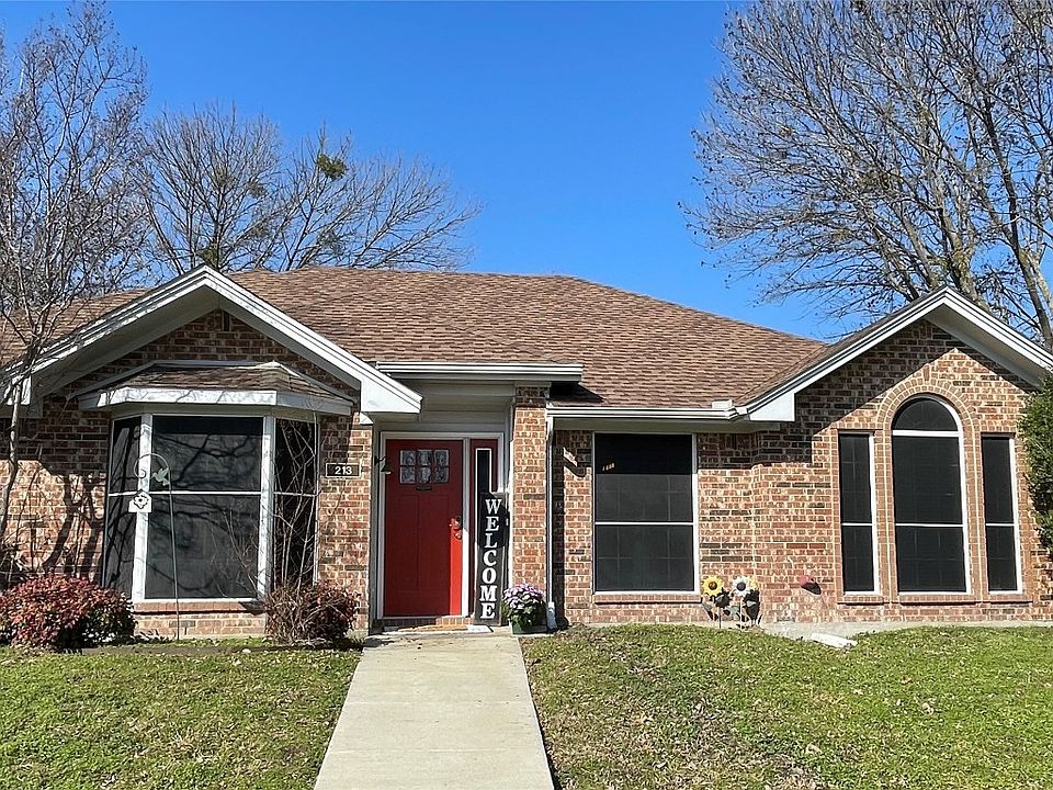 1st image of 213 Yorkshire Ln