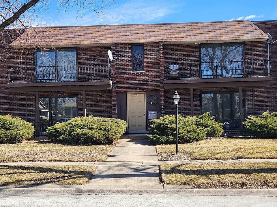 1st image of 22637 Pleasant Dr APT 4