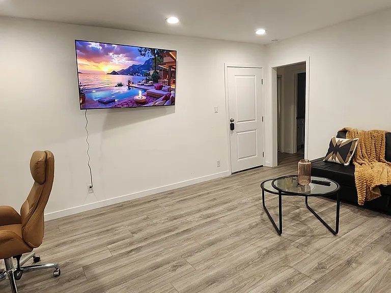 17956 Schoenborn St #5 — Photo 3