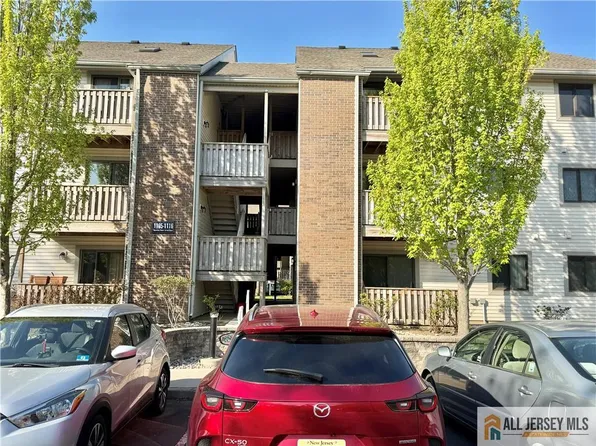 1113 Ravens Crest Dr, Plainsboro, NJ 08536