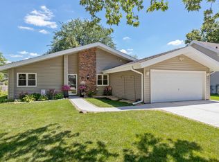 5811 Chatsworth Ct, Hanover Park, IL 60133