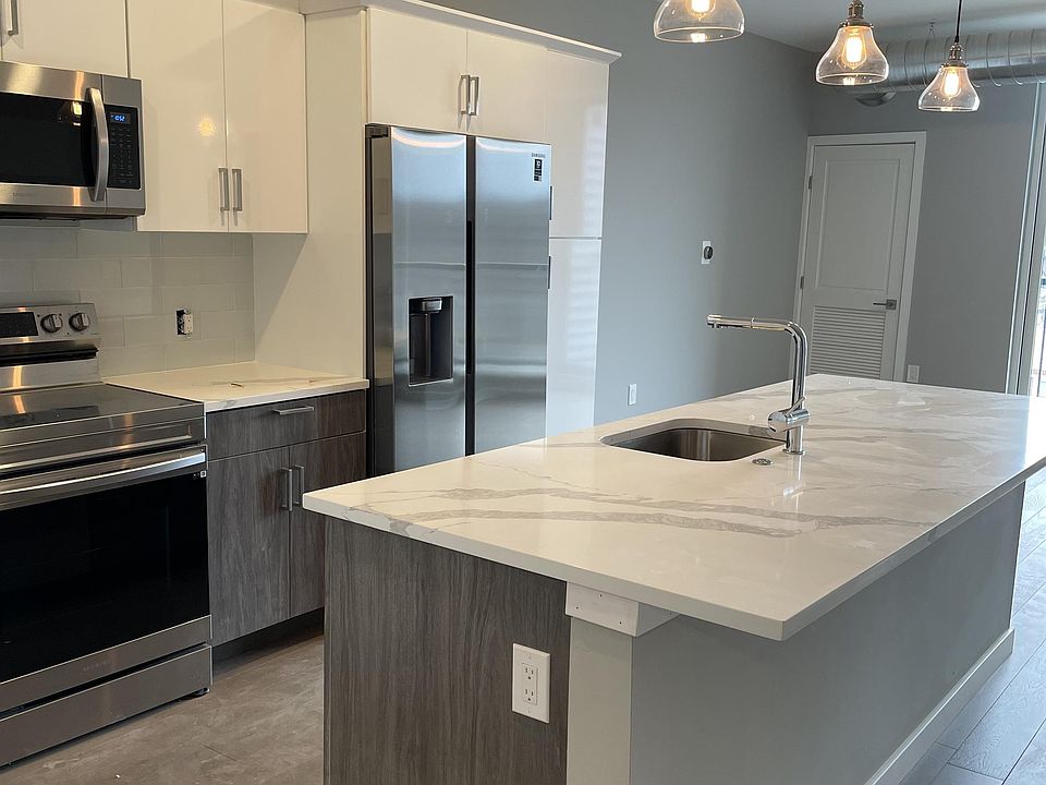 1st image of 4649 Umbria St #401