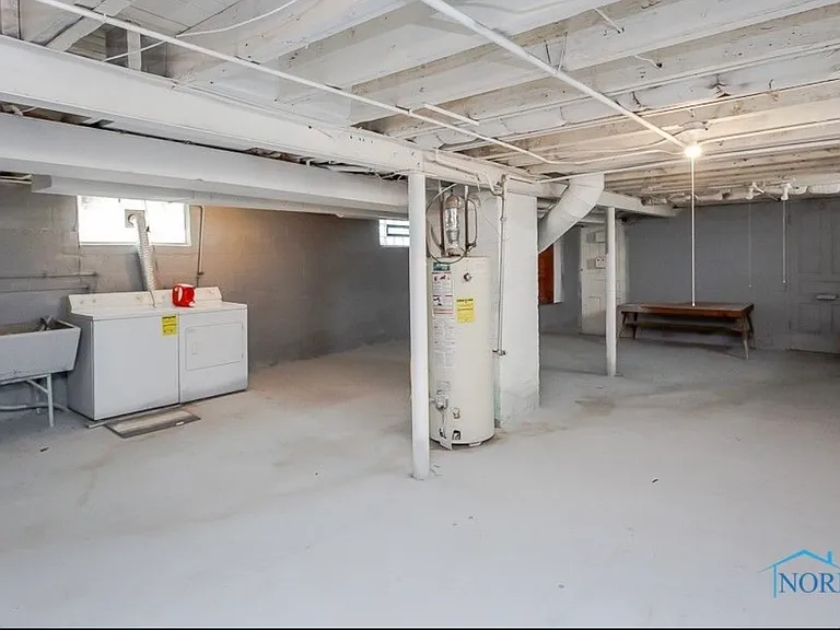2230 Caledonia St — Photo 12