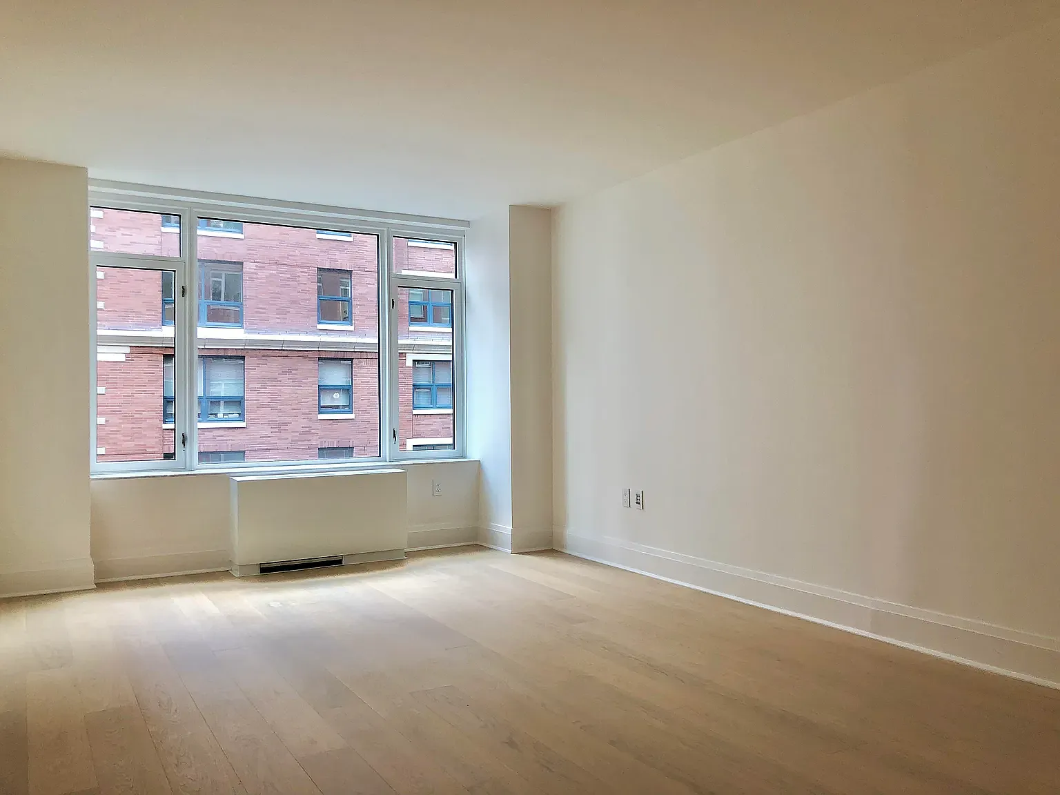 210 Warren St — Photo 1