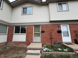 20934 Hunt Dr, Roseville, MI 48066