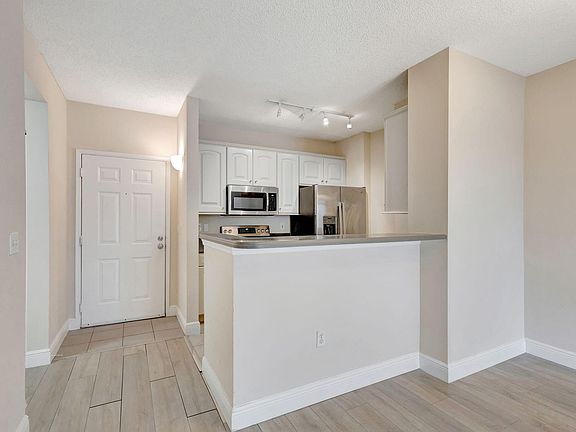 3rd image of 780 S Sapodilla Avenue #203