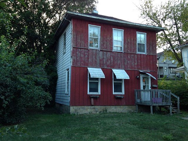 1st image of 313 S Woodlawn Ave