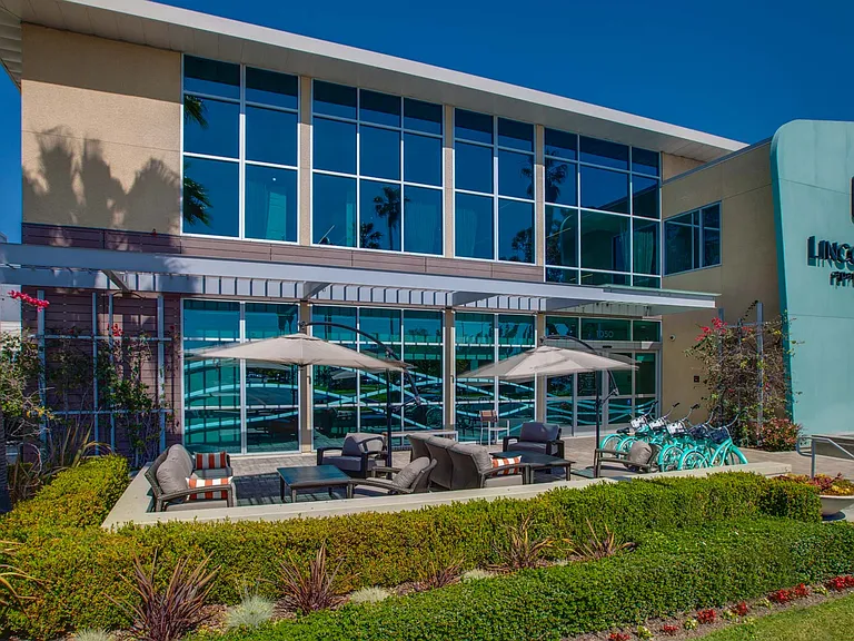 New leasing center at Lincoln Place with outdoor seating area