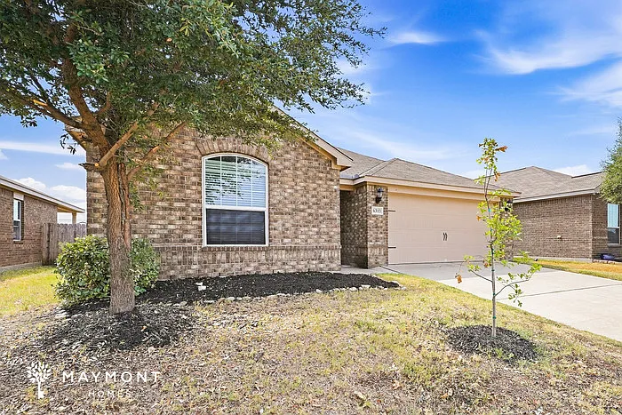 4 bed, 2.0 bath, 1688 sqft, $2,045 — Photo 3