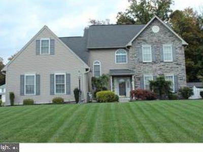 227 Woodbridge Ln, Douglassville, PA, 19518