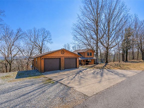 3rd image of 1455 Flint Ridge Dr