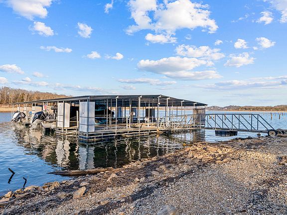 3rd image of 150 Temple Lane