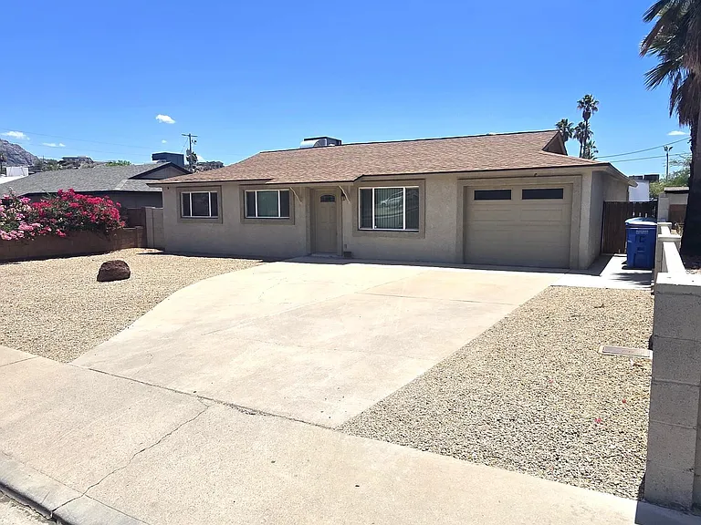 1133 E Butler Dr — Photo 1