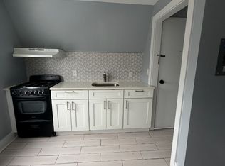 206 Amherst St #3A, East Orange, NJ 07018