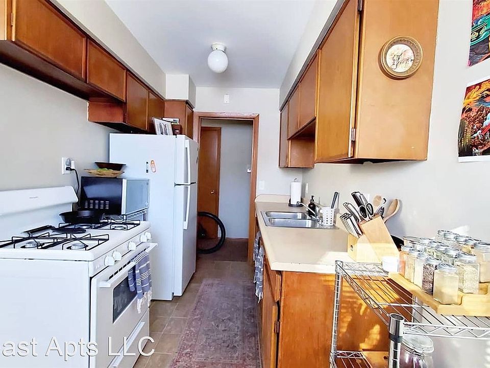 1st image of 317 15th Ave NE APT 4