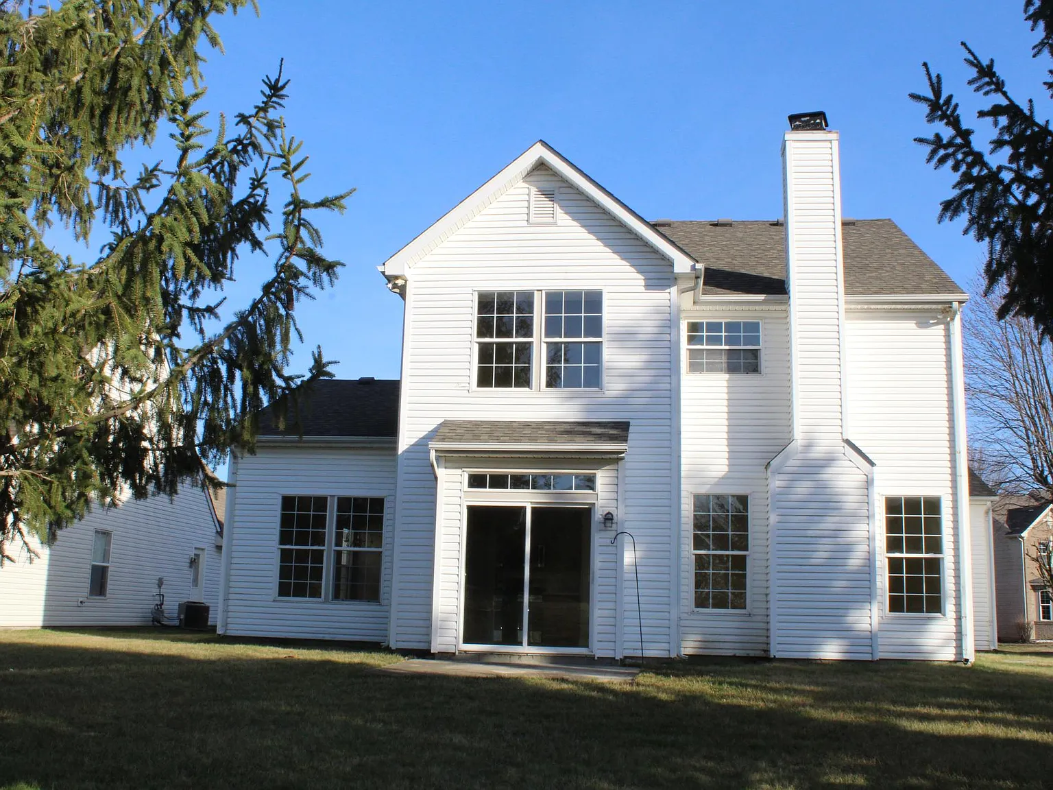 4 bed, 2232 sqft, $2,475 — Photo 3