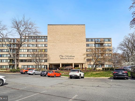 2nd image of 600 Roosevelt Blvd APT 316