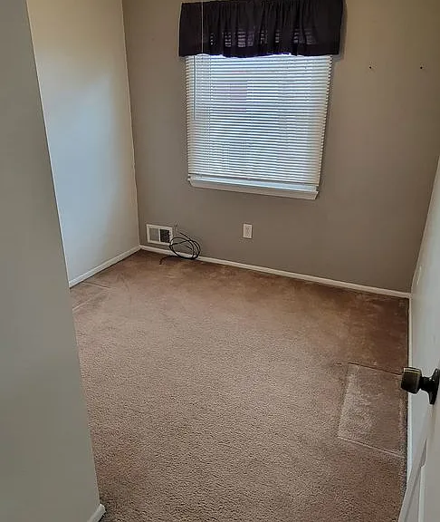 423 N Mount Vernon Cir — Photo 7