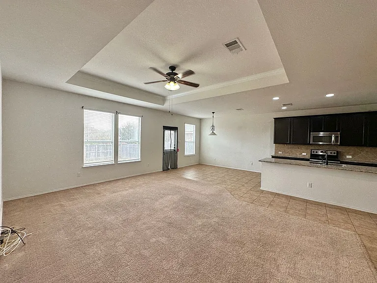 5304 Capricorn Loop — Photo 4