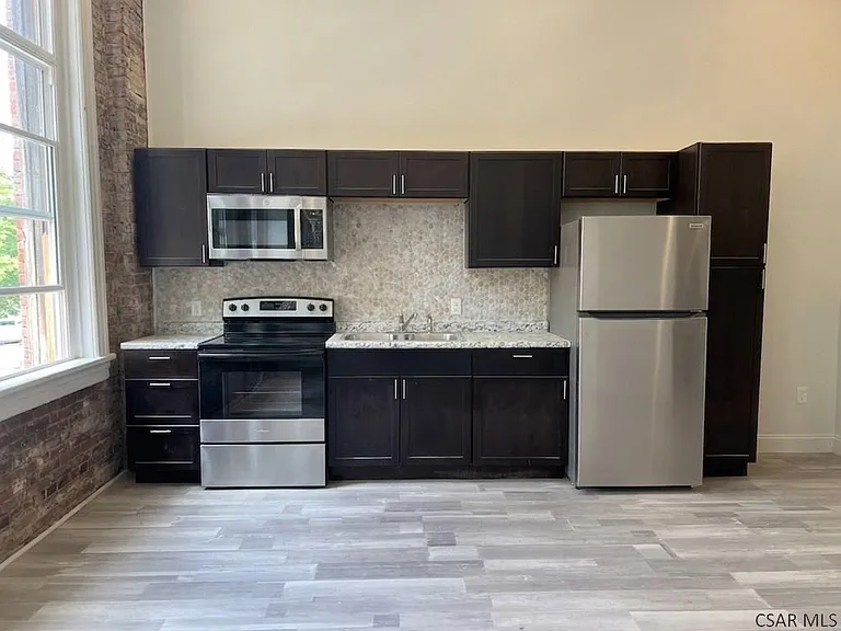500 Main St #201 — Photo 11