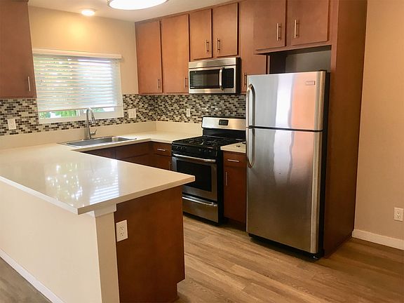 2nd image of 1051 Diamond St APT 5