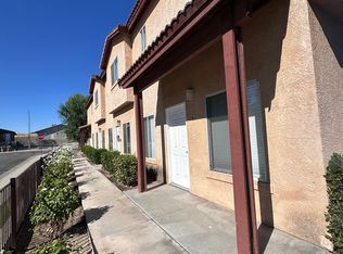 8001 Latham Ct APT 4, Bakersfield, CA 93306
