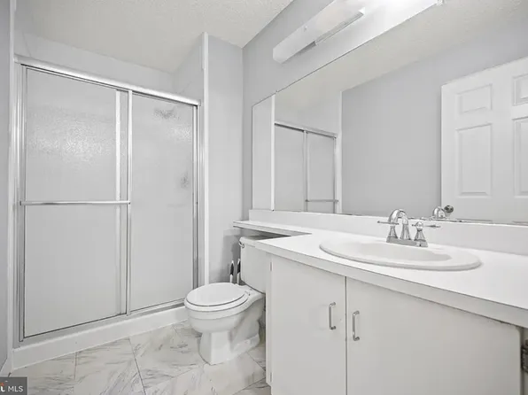 6 Voscek Ct, Lawrence Township, NJ 08648