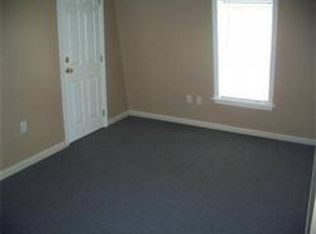 2046 N Main St APT 3, Fall River, MA 02720