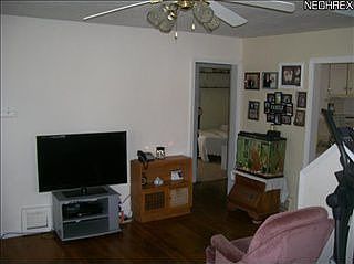 3rd image of 492 E 326th St