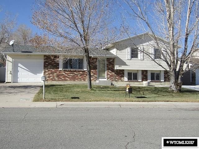 1st image of 285 Aspen St