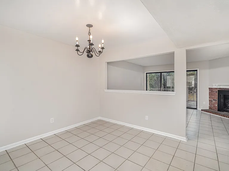 8005 Horse Chestnut Ln — Photo 11