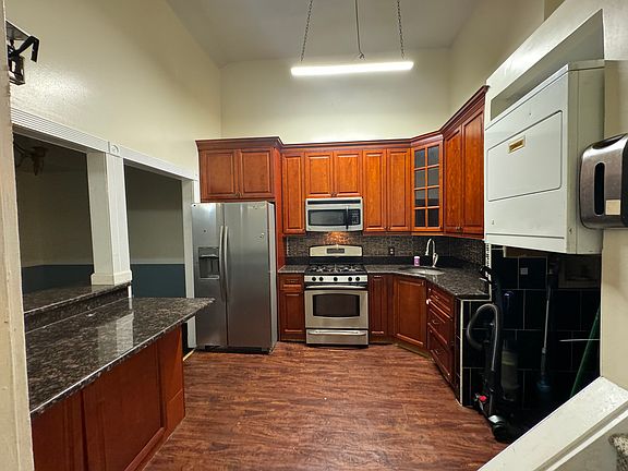 2nd image of 1537 Longfellow Ave #1