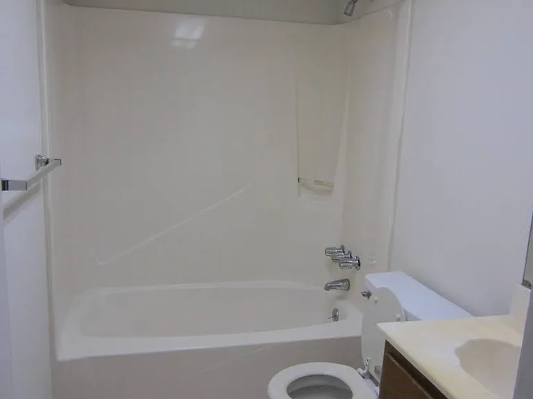 Chimney Creek Apartments — Photo 43