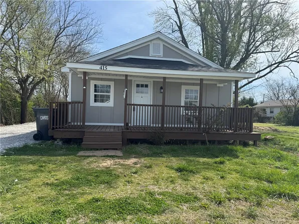 415 S Cleveland St, Springdale, AR 72764