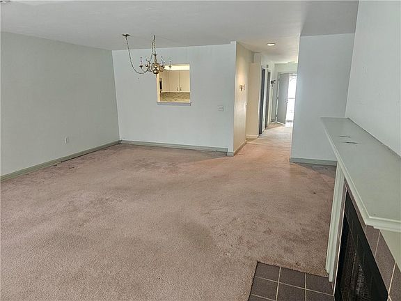 3rd image of 37 Lawton Brook Ln