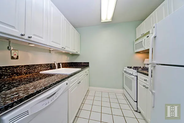 Rented by Halstead Real Estate | media 8