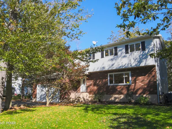 108 Blackfoot Ln, Tobyhanna, PA 18466