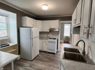 432 Spruce St APT 5, Manistee, MI 49660