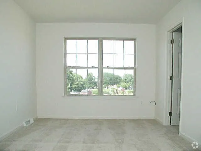1835 Bradfield Dr — Photo 8