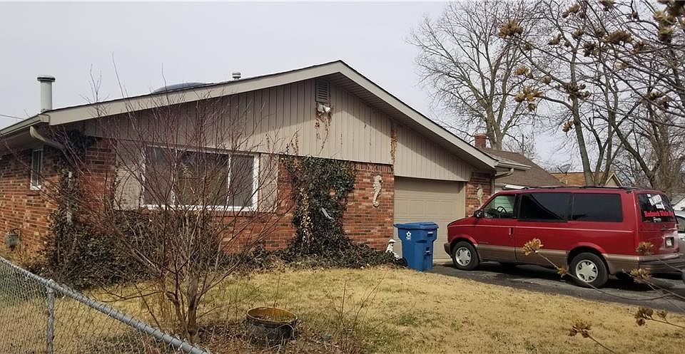 2nd image of 1448 S Whitcomb Ave