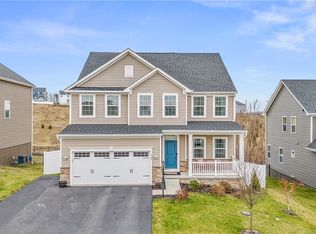300 Dior Dr, Zelienople, PA