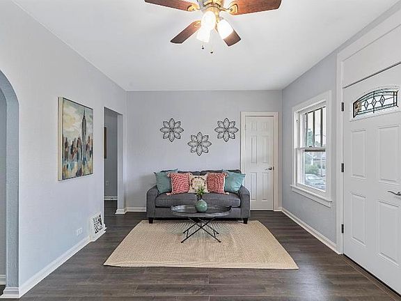 4th image of 4825 Sigel Ave