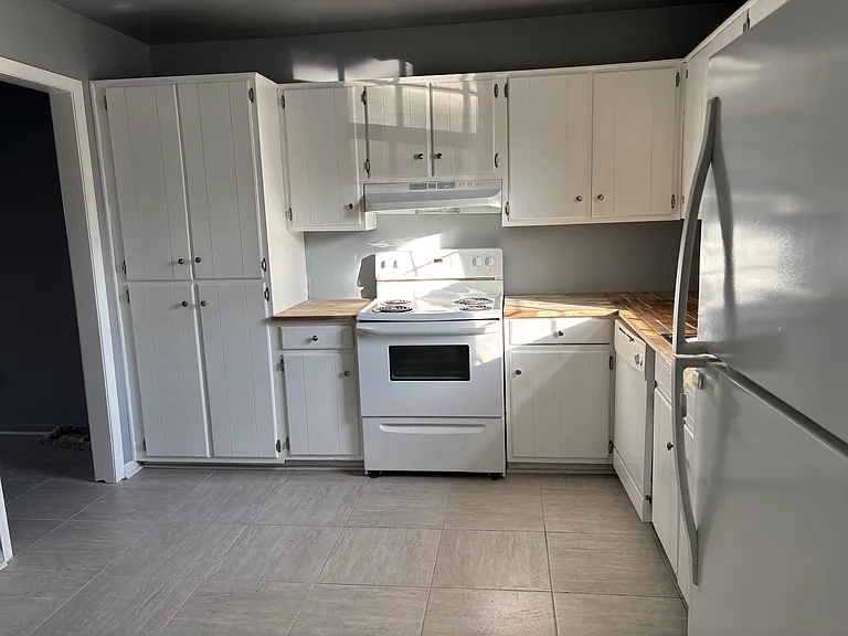 400 Advocate Ct #E — Photo 1