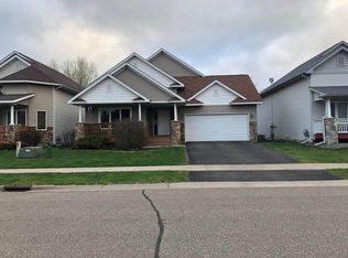 707 7th St, Chaska, MN 55318