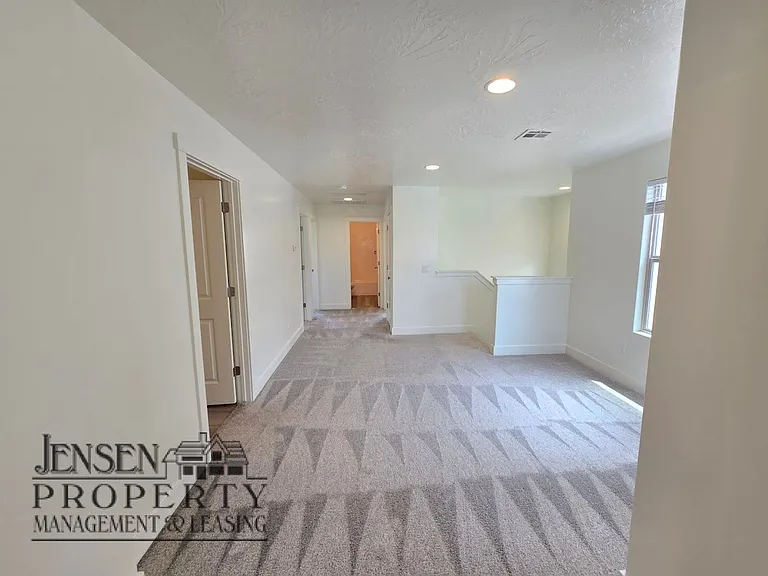 3187 E Halo Ln — Photo 20