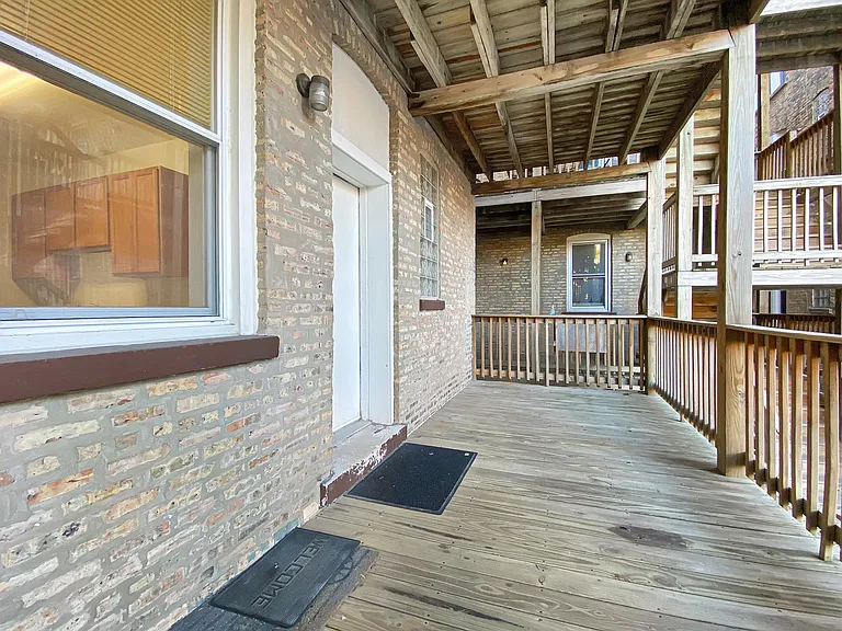 2930 W Shakespeare Ave — Photo 19