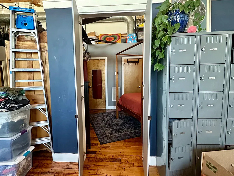 1 Westinghouse Plz #C324 — Photo 11