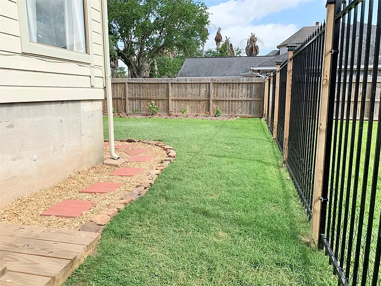 2402 Intrepid Way — Photo 48