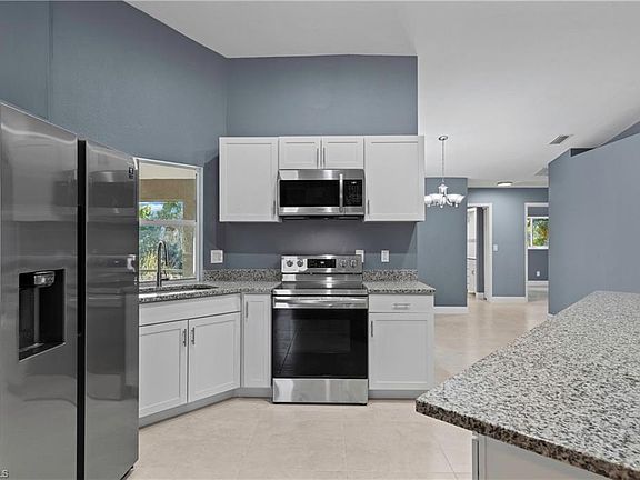4th image of 1813 SW 17th Pl