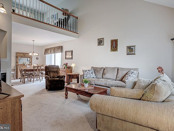5th image of 217 Amblewood Way